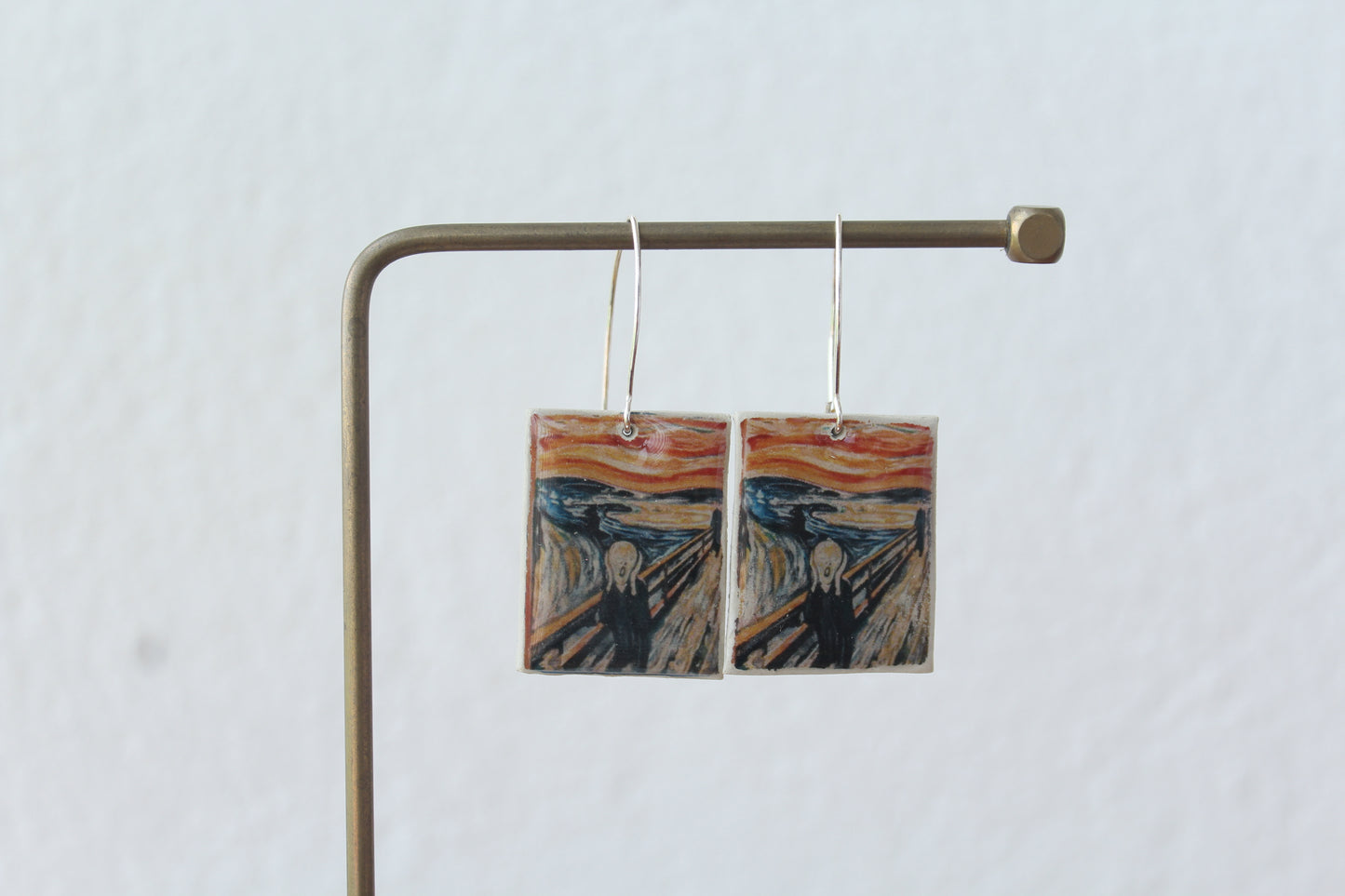 The Scream earrings hoops