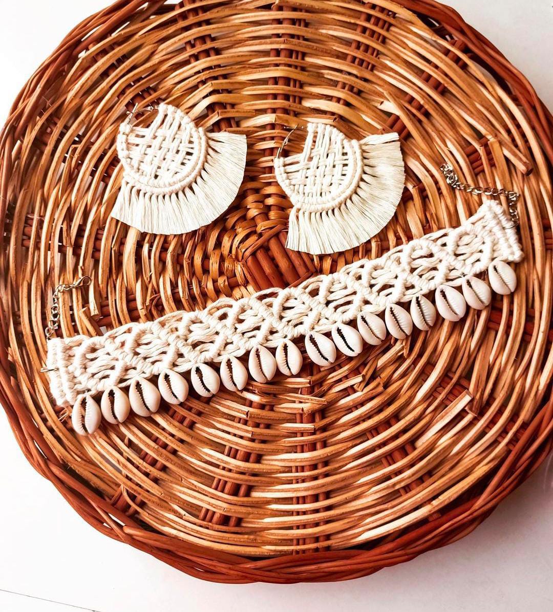 White macrame and shell beach jewellery set, choker and earrings